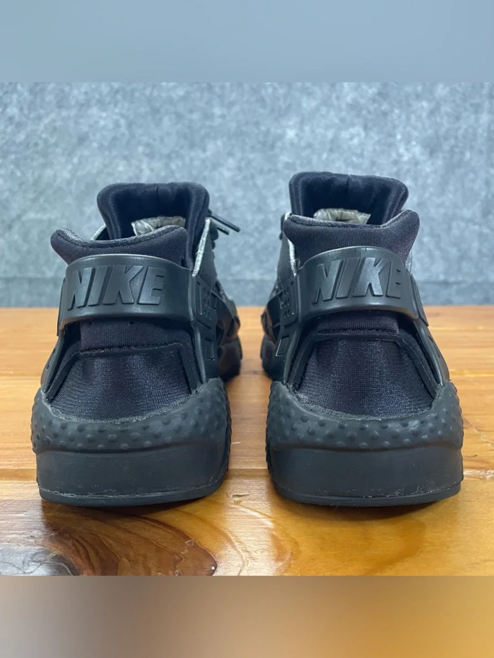 Nike Air Huarache Shoes Boys Size 6.5Y Triple Black Shoes Sneakers 654275-016‎